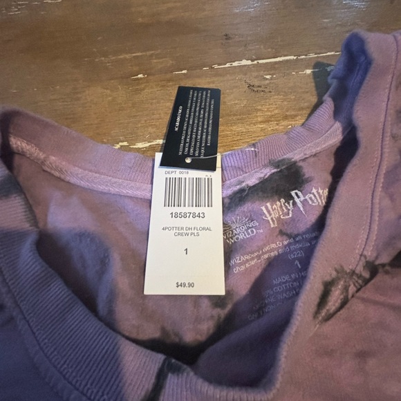 Hot Topic Plus size HP Sweatshirt - Picture 4 of 4